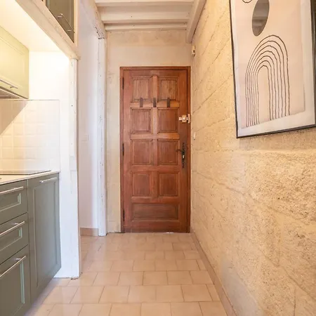 Sur Les Toits D'uzes Yourhosthelper شقة