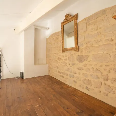Sur Les Toits D'uzes Yourhosthelper شقة