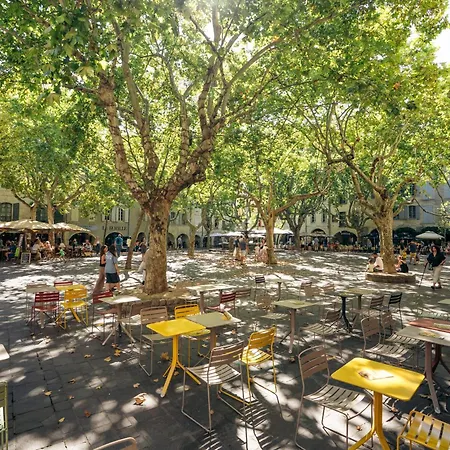 شقة Sur Les Toits D'uzes Yourhosthelper Uzès
