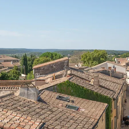 Sur Les Toits D'uzes Yourhosthelper
