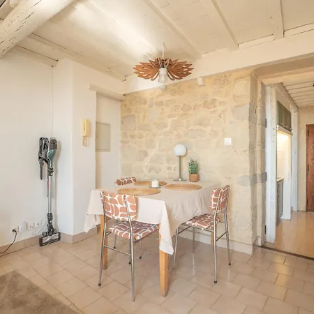 Sur Les Toits D'uzes Yourhosthelper شقة *